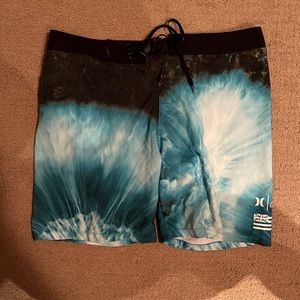 Men’s Hurley phantom swim suit